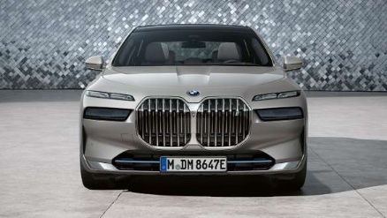 BMW i7 Frontdesign mit 'Iconic Glow'